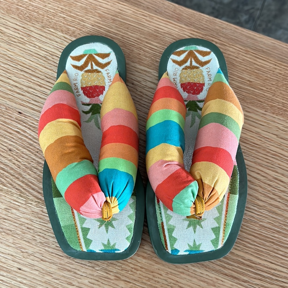 Farm Rio pineapple puffy sandals multi color size 5 - Picture 2 of 6
